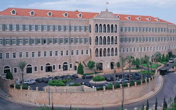 المعبر الإلزامي للدعم الـمالي حكومة «موثوقة» تُـعـالـج الأزمة ؟