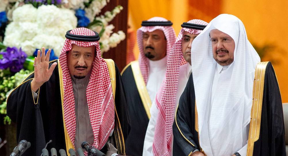 الملك سلمان يعقد لقاء مهما في القصر الملكي قبل يومين من القمة الخليجية