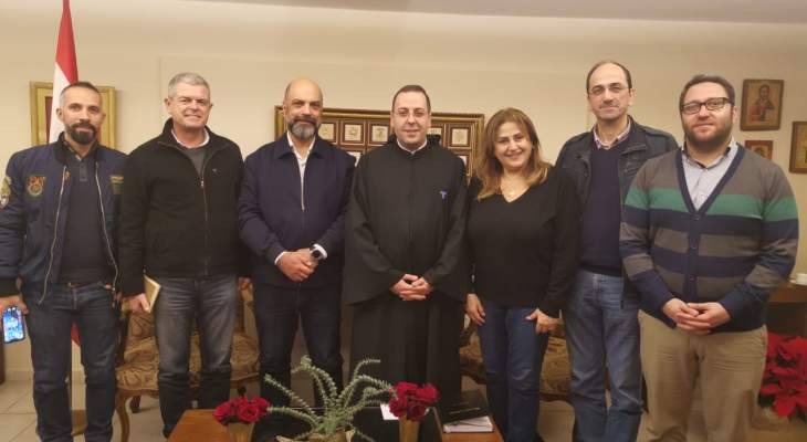 الأب بو عبود أمام وفد من حركة لبنان الرسالة: لبنان بحاجة إلى الصلاة وشباب اليوم هم صورته