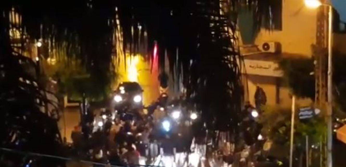 تظاهرة أمام دار الفتوى تأييداً لدريان والحريري