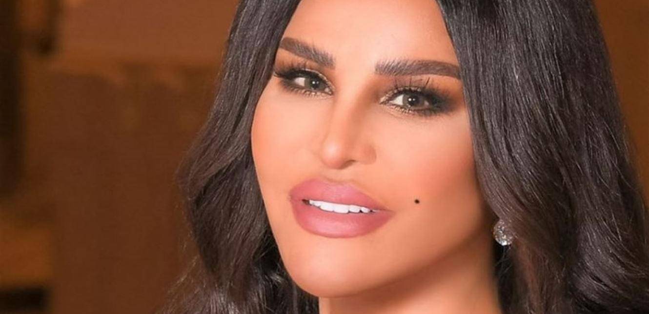 أحلام تطلب الدعاء لابنها! (صورة)