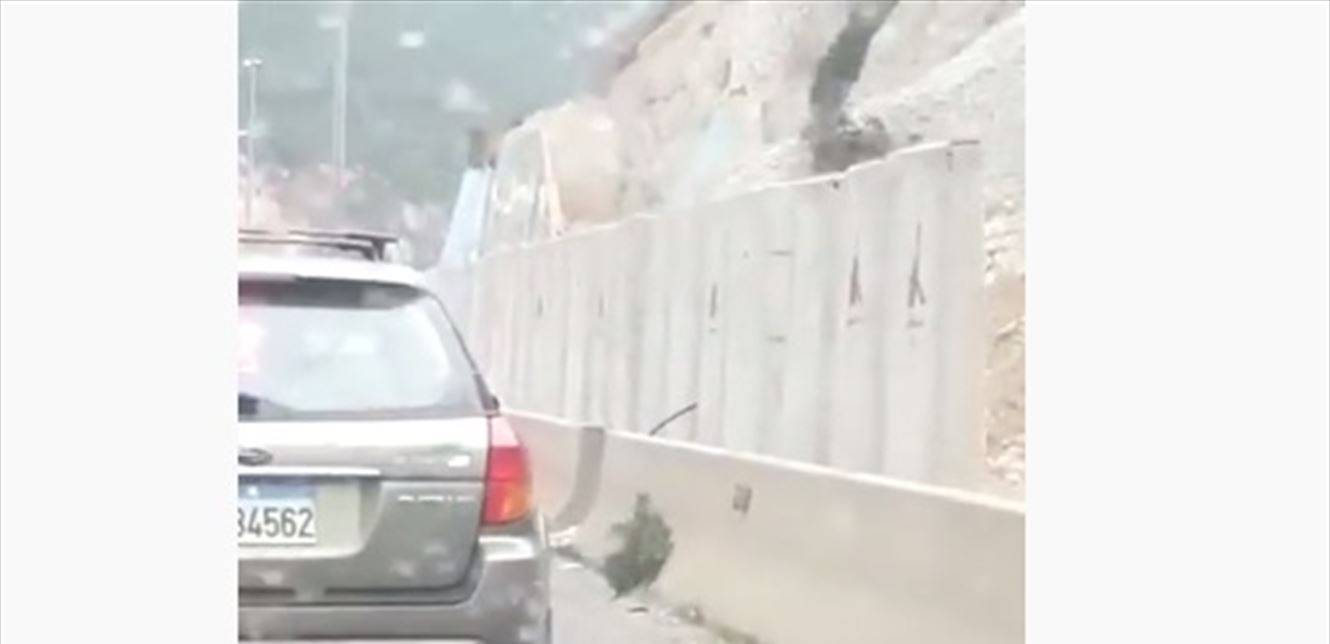 انهيار جزء من الجبل على نفق شكا (فيديو)