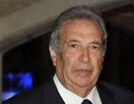 الخطيب مستاء من المواقف السياسية والتظاهرات أمام منزله