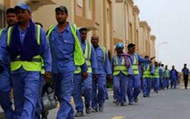 تمديد إجازات العمال الأجانب إلى 31 الجاري