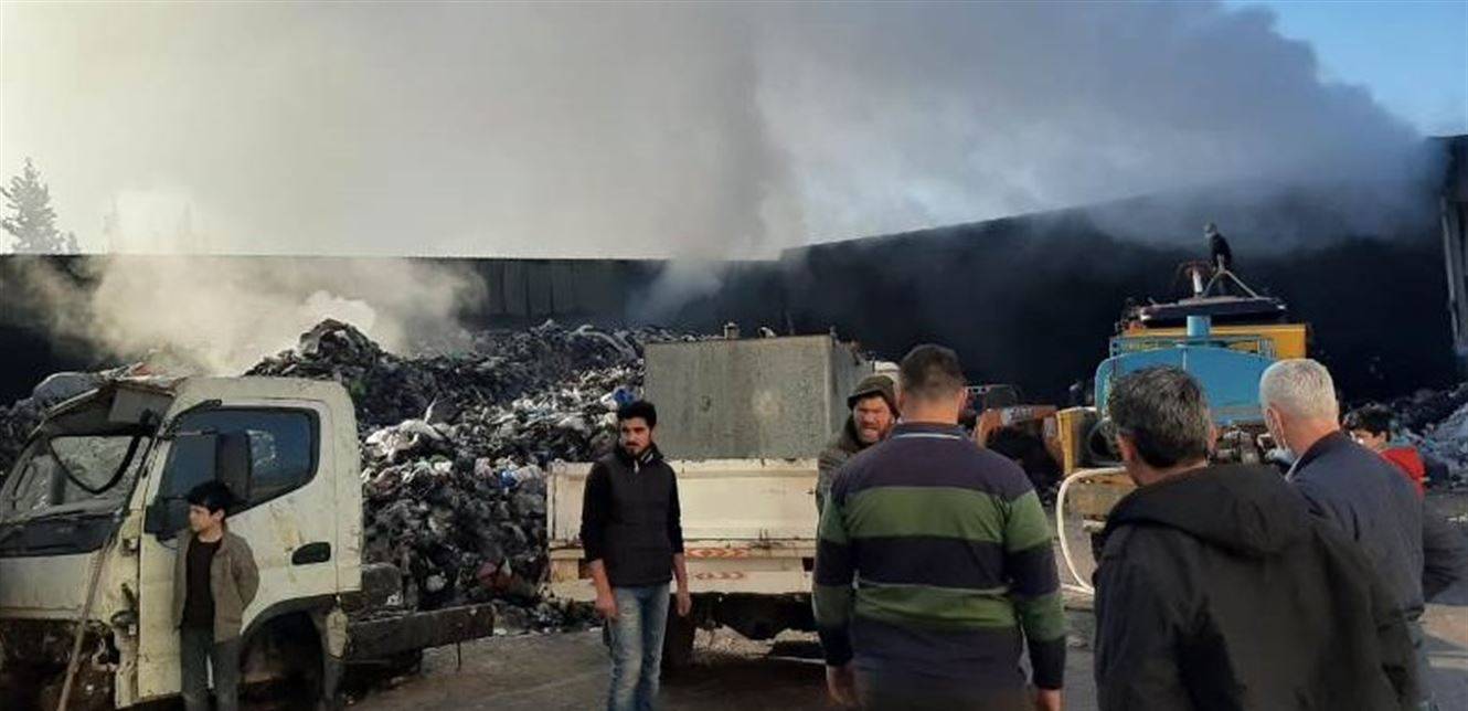 إخماد حريق في معمل لكبس الكرتون والبلاستيك في مجدليا