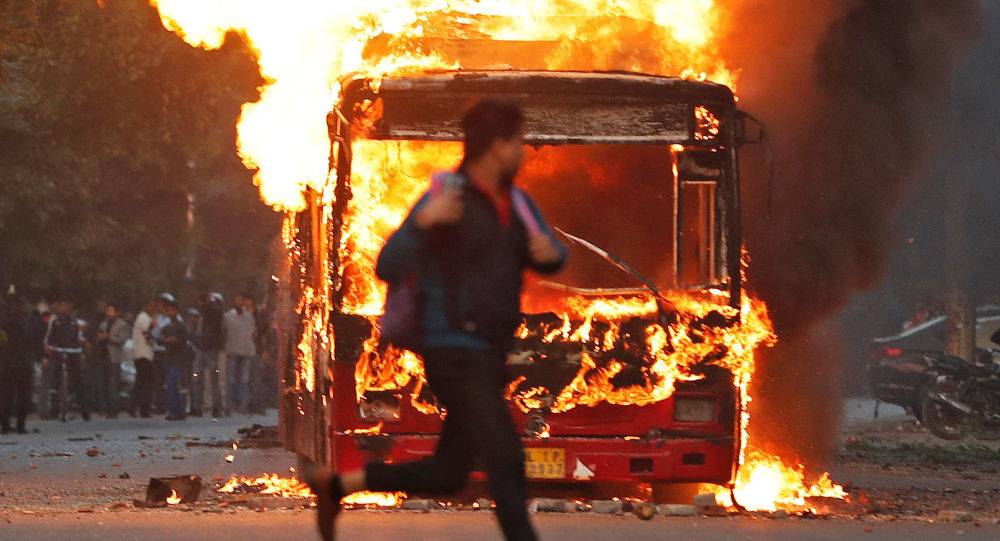 مقتل 9 أشخاص وإصابة 3 آخرين في حريق بمخزن في العاصمة الهندية نيودلهي