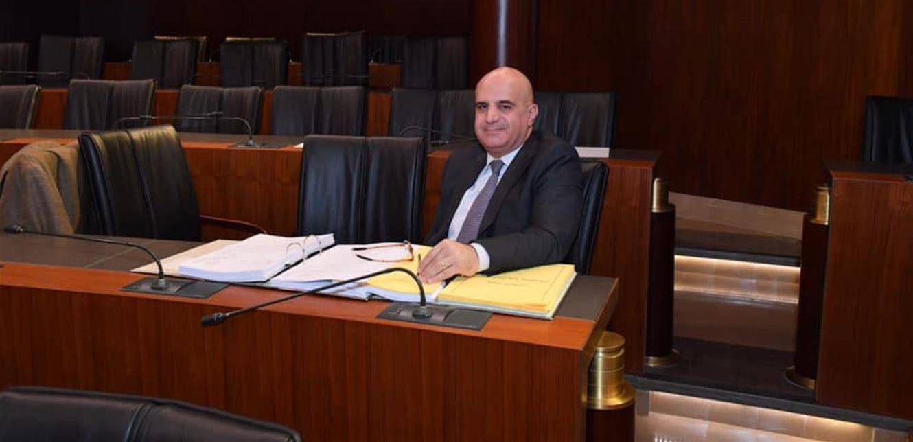 دمرجيان لن يشارك بالإستشارات اليوم