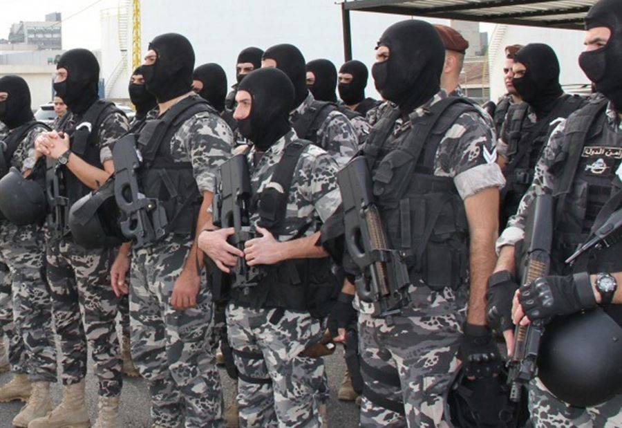 استدعاء ابن الـ 19 عامًا...بسبب أغنية مسيئة للرئيس