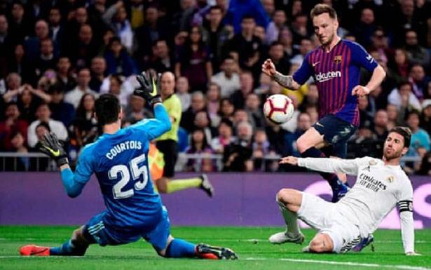 الكلاسيكو الاسباني بـيـن برشلونة وريـال مدريد