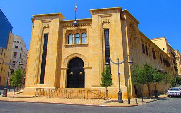 مؤيدو تكلــيــف ديــــاب أمام امتحان صعب من التألــيــف الى الخروج من الانهيار الشامــل