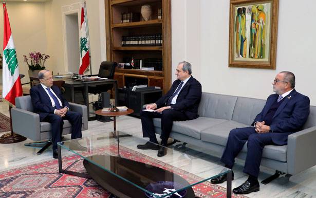 رئيس الجمهوريّـة الـتـقـى وفداً كتائبياً سلّمه نـعيا بـجوزف أبو خـليـل