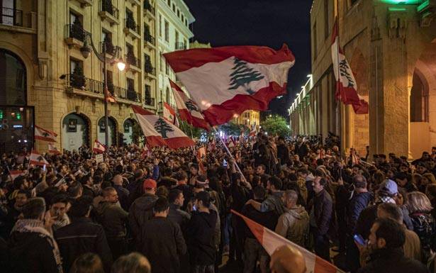 تظاهرة في وسط بيروت تحت عنوان «احد التكليف»