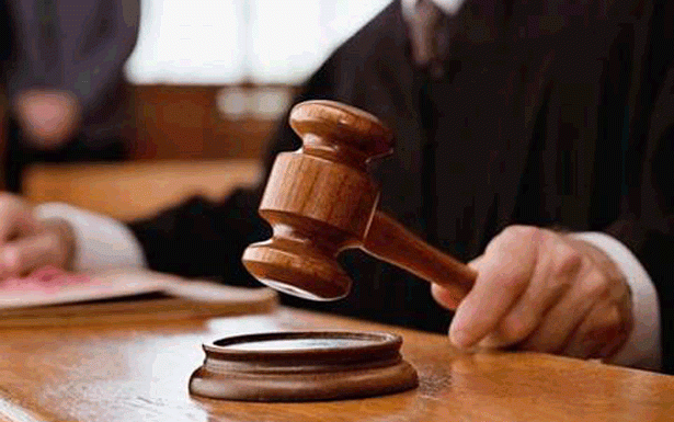 الإدعاء على 3 أطباء بجرم إختلاس أموال عامة