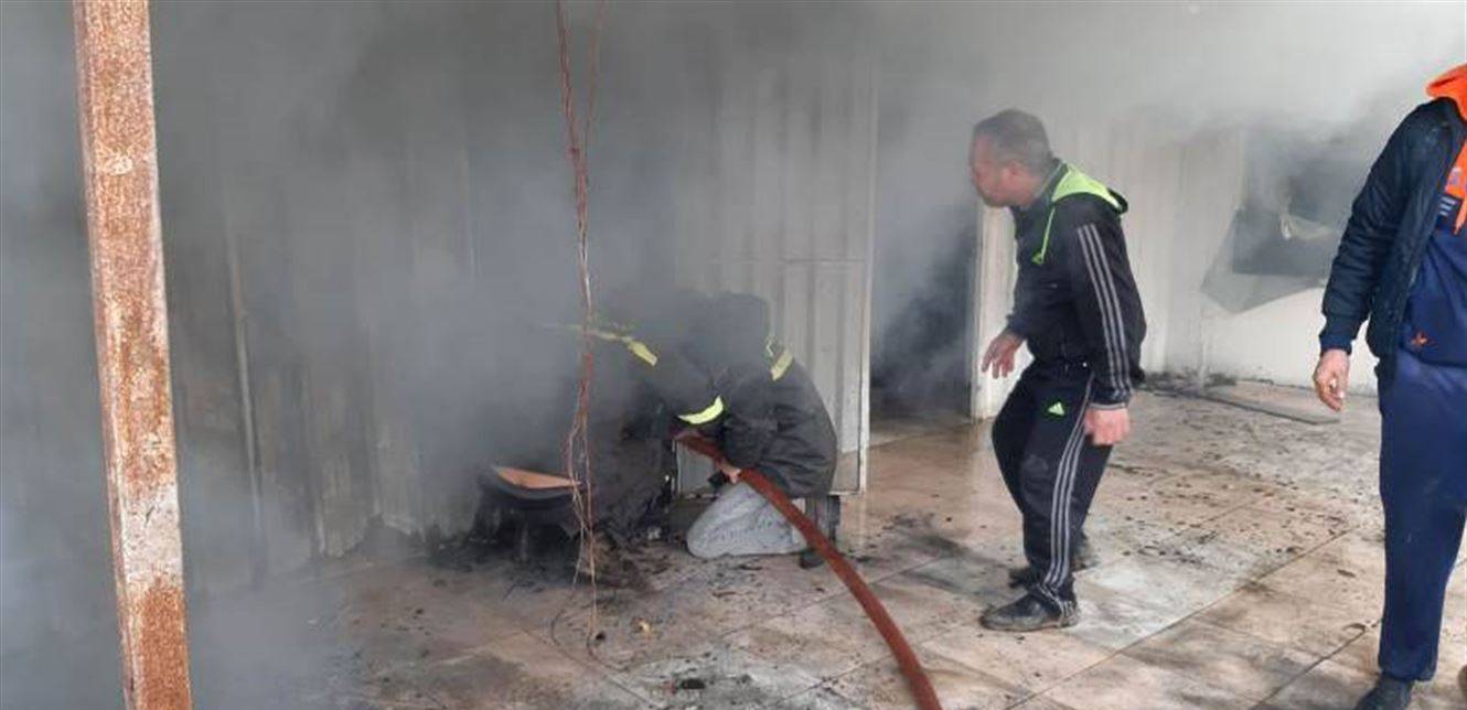 إحتكاك كهربائي يتسبب بحريق في حلبا