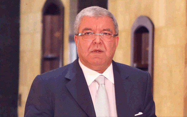 المشـنـوق : على الحريري إزالـــة الالتباس حول تكلـيـف ديــاب
