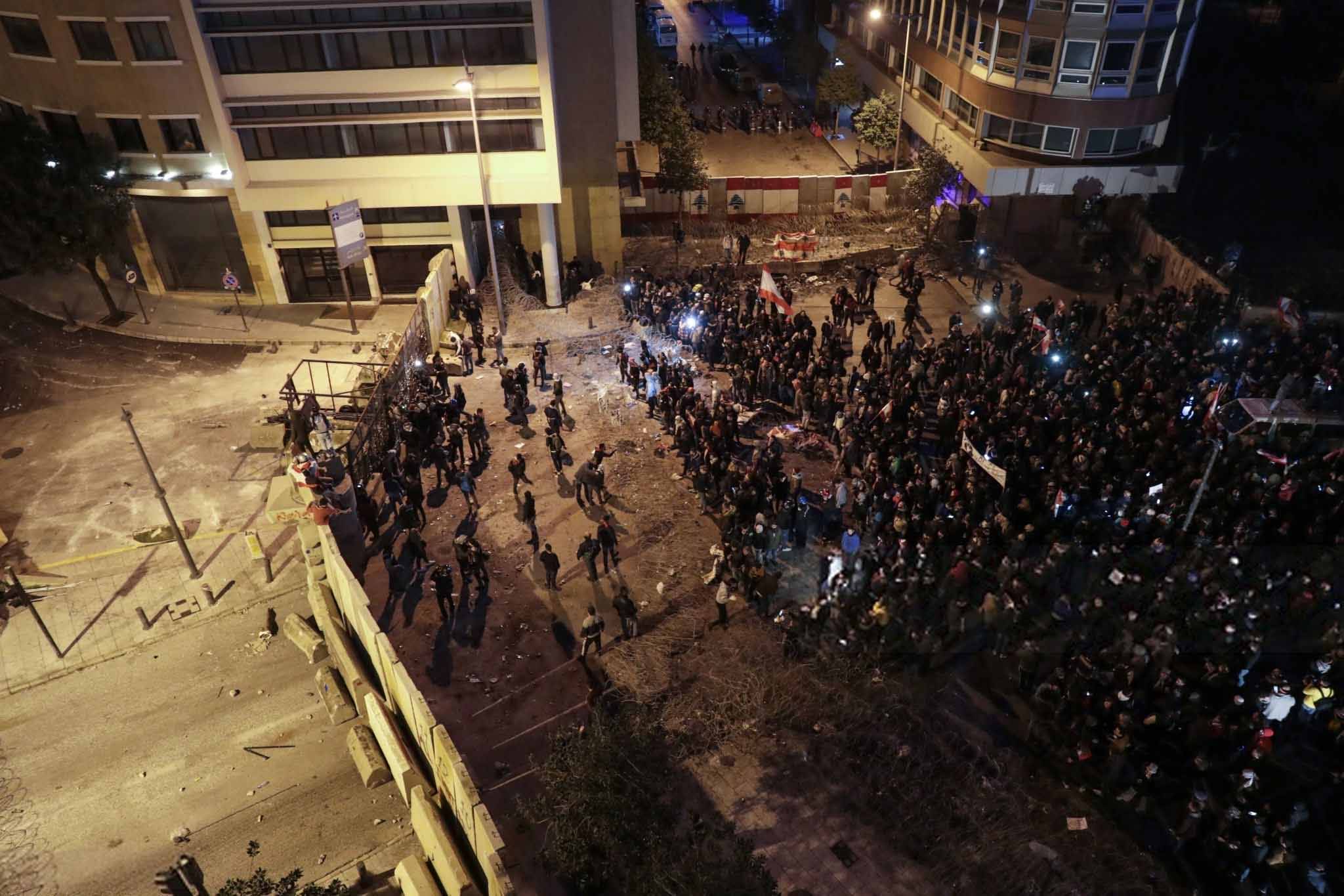 السلطة والشارع... هذا هـو الـمطلوب مـن الحراك والـدولـة