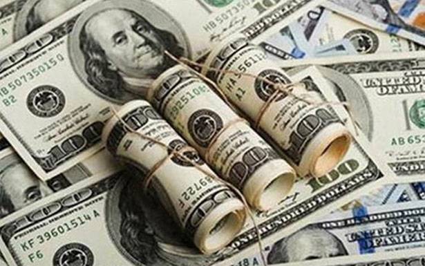 تراجع سعر صرف الدولار لدى الصيارفة يتعلّق بثقة المُجتمع الدولي بالحكومة