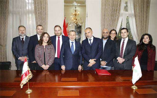 باسيل وقّع وسويد مذكرة تعاون بين «إيدال» والبعثات اللبنانيّة