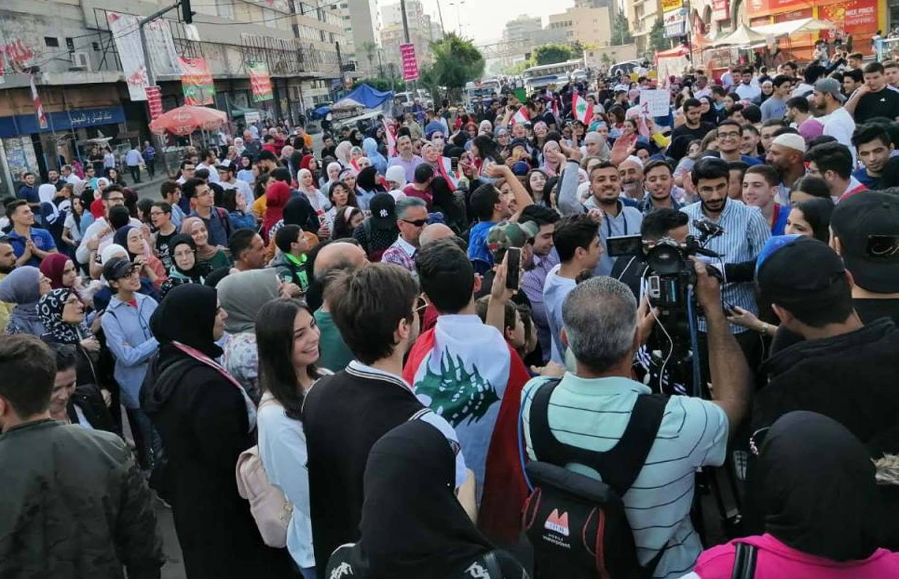طرابلس : تـرحـيـب بحمــلــة «مـش دافعـيـن» وإدانــة للتخريـب