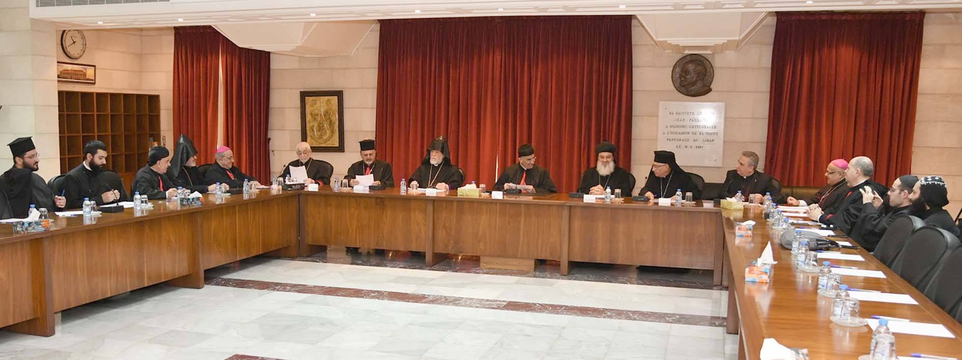 القمّة الروحيّة المسيحيّة دعت لمحاربة الفساد واستعادة الأموال المنهوبة :
ننتـظر من أداء الحكومة القدرة على كسب ثقة الشعب والمجتمع الدولي