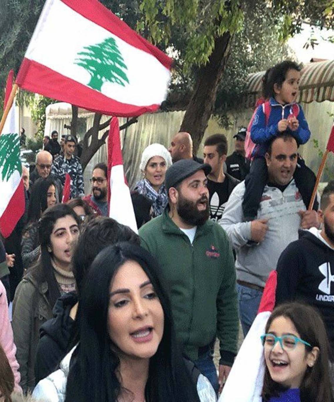 حكومة دياب تسابق الوقت والشارع