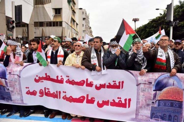 سخاء ترامب لتصفية القضيّة الفلسطينيّة لتعويم نفسه وصديقه نتنياهو... وتسريع التطبيع!
