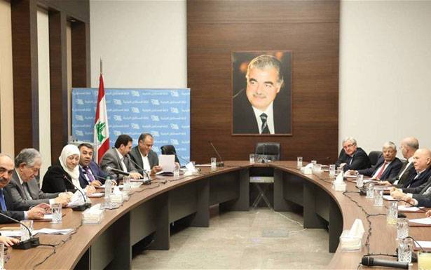 «حضور جلسات المجلس حقّ»