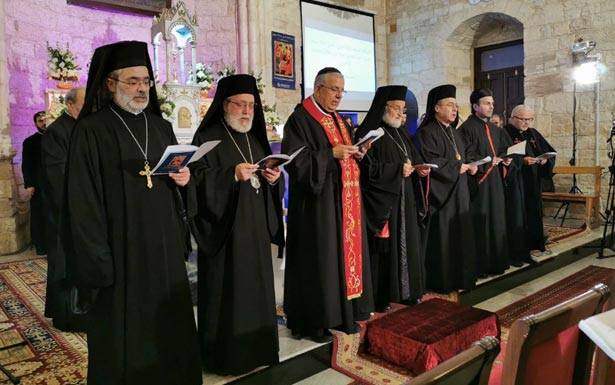 مطارنة صيدا صلّوا في بلدة القريّـة لأجـل وحدة الكنـائـس