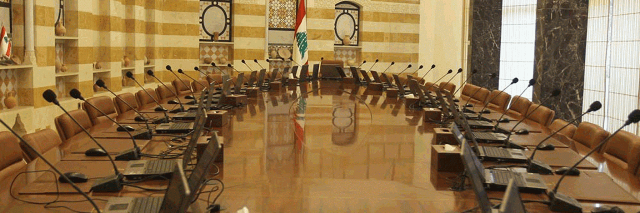 الحكومة في «مهبّ الريح»... ودياب يُعوّل على حزب الله «لتفكيك ألغام» الحلفاء !
أجواء قرف في حارة حريك من الصراع على الحصص... «والحراك» الى الشارع
موسكو تنصح «إسرائيل» بعدم «اللعب بالنار» : لا تهدّدوا باستهداف السيّد نصرالله