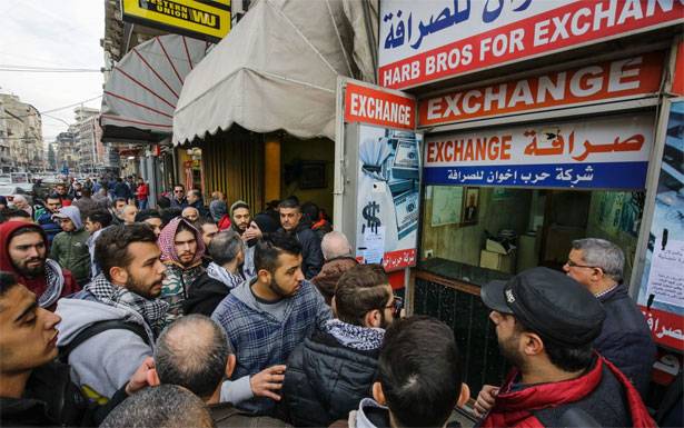 توقيف 65 شخصاً في إشكالات الحمرا.. ومُحتجون أمام ثكنة الحلو