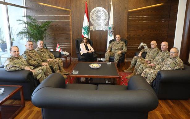 وزيرة الدفاع استقبلت المجلس العسكري وقائد اليونيفيل