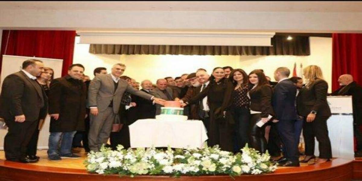 كيف علّق النجوم على تكريم الفنان نصري شمس الدين؟