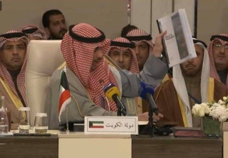 رئيس مجلس الأمة الكويتي يرمي وثائق «خطة ترامب» في سلة المهملات : مكانها مزبلة التاريخ