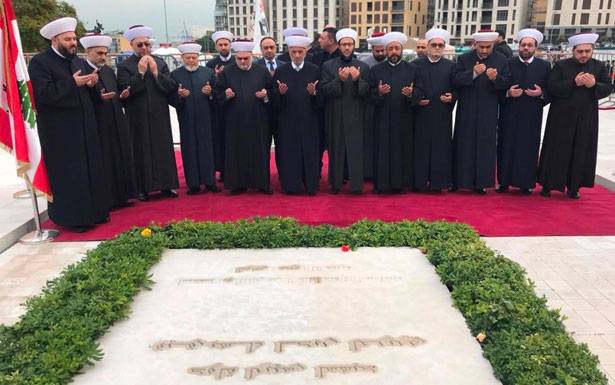 دريـان زار ضريح الحريري : نـفتقد صبركَ وثباتـكَ