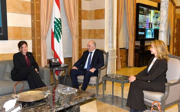 بحث مع سفيرتيّ النروج وسويسرا العلاقات