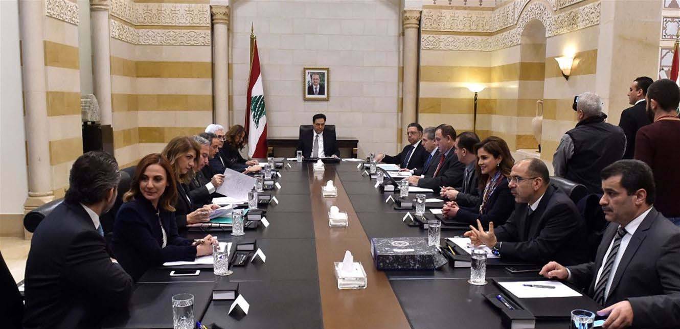 إنتظار خليجي للموقف الاميركي من الحكومة بعد نيل الثقة
الجلسة قائمة والنصاب مؤمن... ولجنة طوارىء نيابية ثلاثية