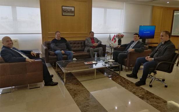 نجار تداول اوضاع الميدل ايست والمطار