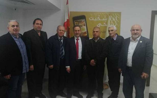 نـقابة محطات المحروقات تــــزور نعمه :الـدفـــع مئة بالمــئة بالليـــرة اللبنانيّة