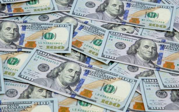 سعر الدولار لدى الصرافين