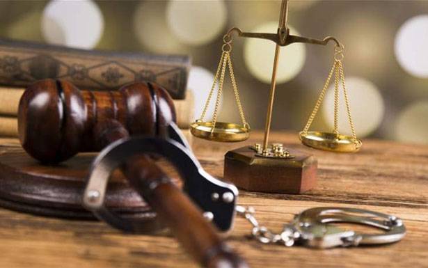 الإدعاء على 12 شخصاً