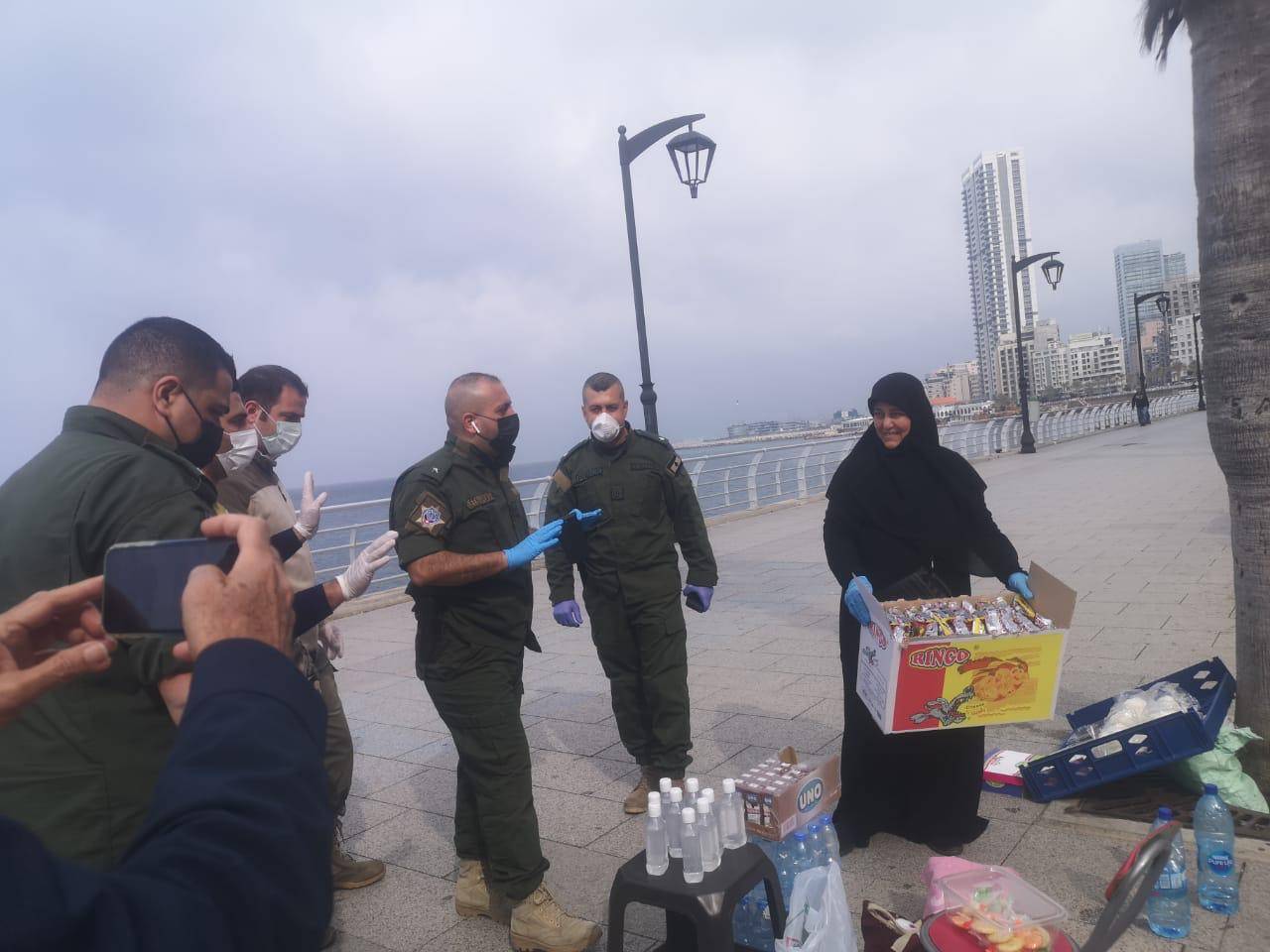 بـعد مشهد التجمّعات على الكورنيش في بيروت
فوج حرس بيروت يتدخّل بناء على طلب شبيب
