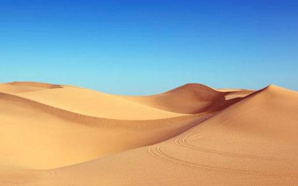 الصحارى والمدن العامرة