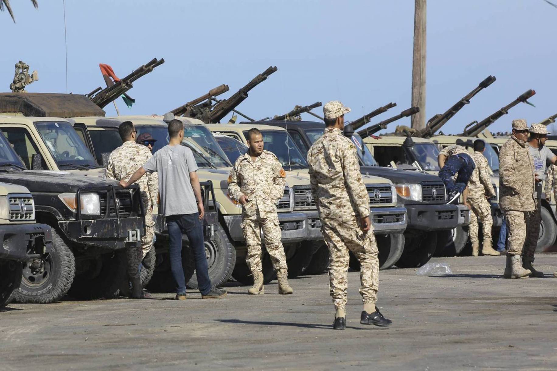 قوات حفتر : أردوغان ينقل مئات «المرتزقة» يومياً الى ليبيا