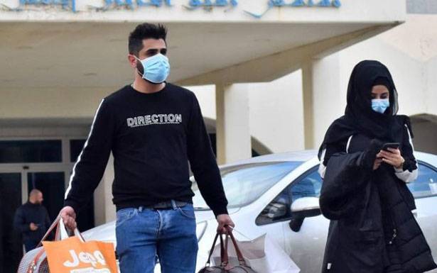 «الكورونا اللبنانيّة».. صورة عن انقسام اللبنانيّين بين المحاور