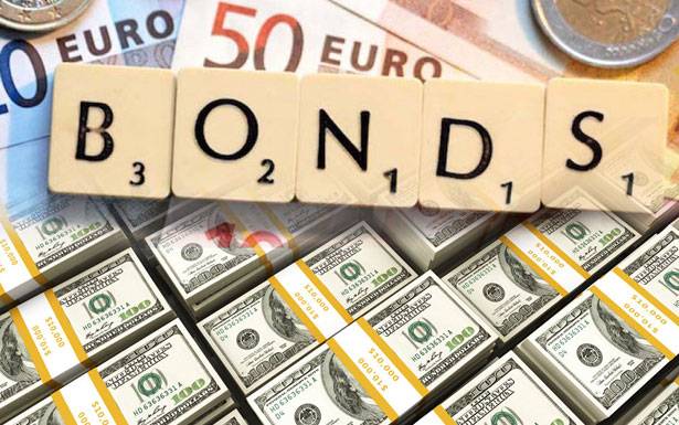 الحكومة تتفق على «أساس» التفاوض مع حاملي السندات... وتستعد للأسوأ