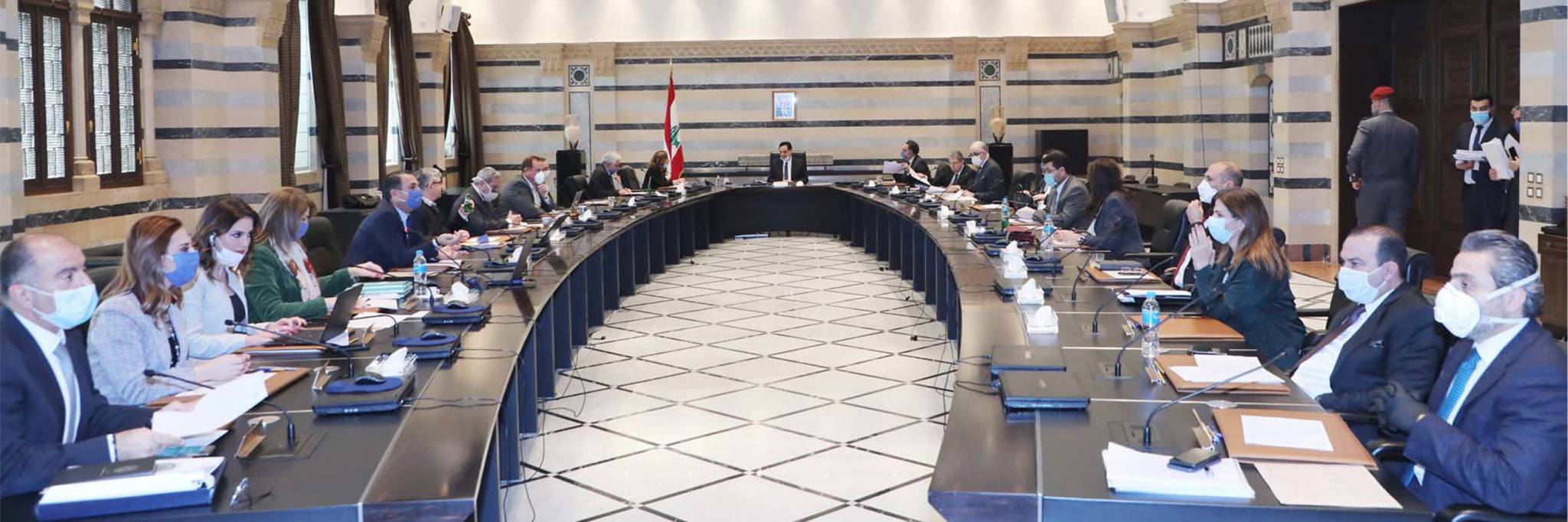 تباين حول حالة الطوارئ: البعض يريدها لوضع الحكومة جانبا
لا قرار سياسياً للاصلاحات فهل المطلوب إعادة هيكلة للدولة برمتها؟