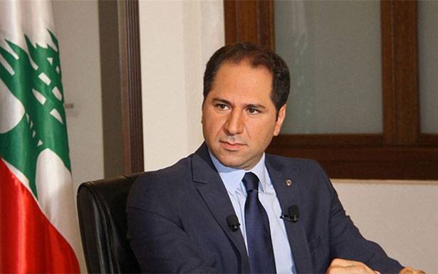 الجميّل يقترحُ منعَ التجوّل بشكلٍ كاملٍ