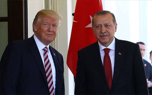 البيت الابيض : ترامب وإردوغان يتفقان على ضرورة وقف إطلاق النار في سوريا وليبيا