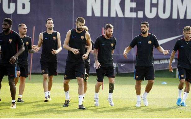 برشلونة ينوي خفض أجور لاعبيه