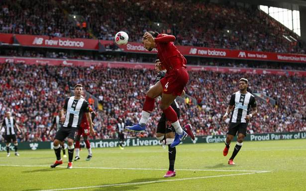 ليفربول أبرز الخاسرين من توقف البريميرليغ
